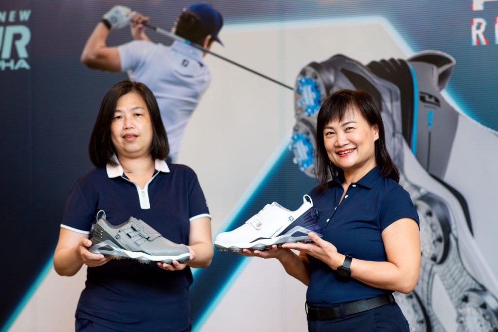 คุณ Julie Lim, FJ Marketing Manager - SEA และ คุณ Kelly Tye FJ Product Manager - SEA